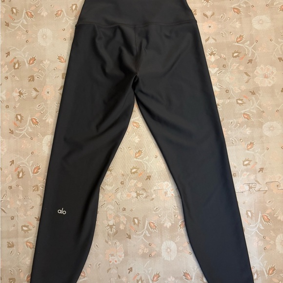 Alo - 7/8 High-Waist Airlift Legging - Dark Gray - Size Small - Picture 4 of 7